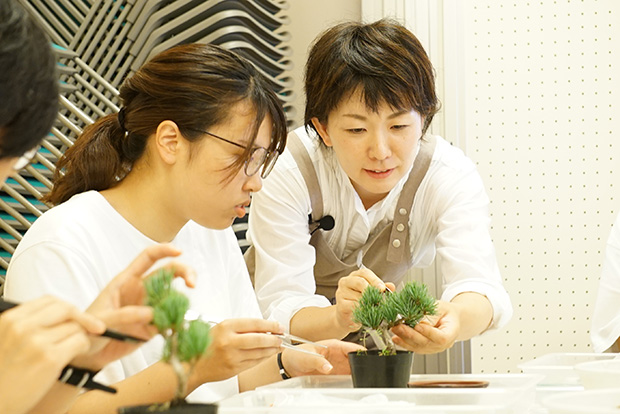 盆栽師：山崎ちえさんによる「小品盆栽の紹介とワークショップ」