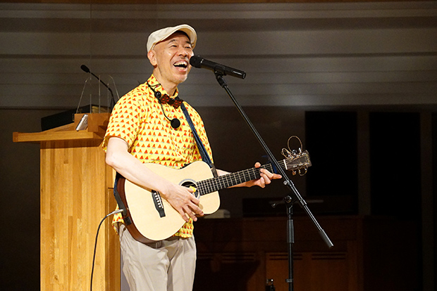 講師の新沢としひこ氏