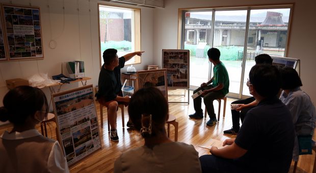 リーダー学生による現地下見と打合せ(大川震災伝承館)