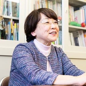 欧米文化学科 東 仁美 教授