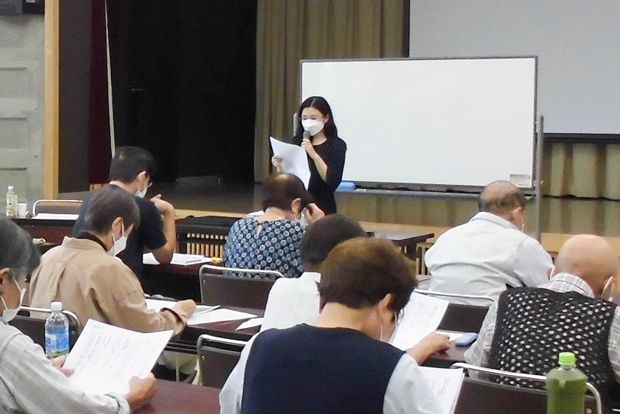 桶川市民大学で講義を行う木下准教授