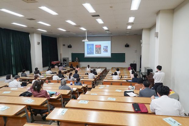 学生、教職員だけでなく一般の方も参加しました。